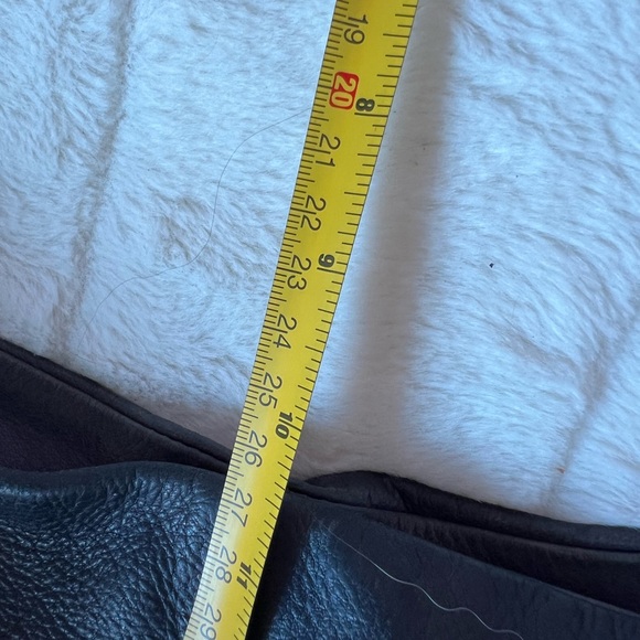 Hobo Prima Leather Shoulder Bag - Deep Navy Blue - Picture 9 of 11